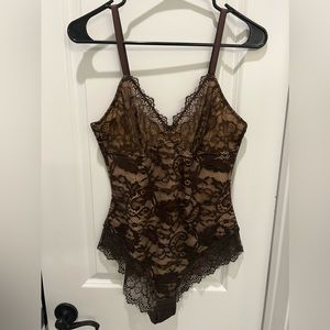 NWT Pinsy Shaping Lace Shapewear Bodysuit- LARGE//Cocoa